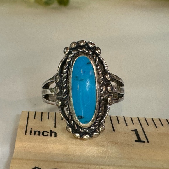 Vintage Beautiful Bright Oval cut Turquoise Handmade Ring Solid Sterling Silver - Picture 12 of 12